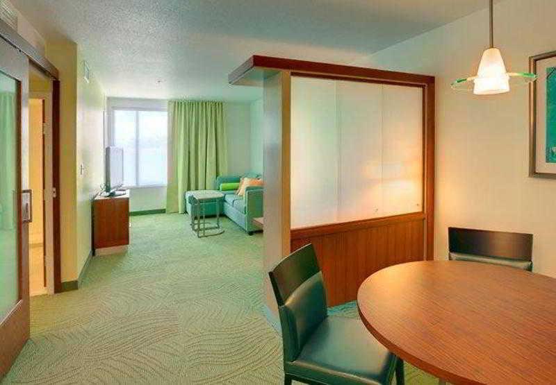 Hotel Springhill By Marriott 3*